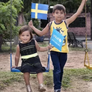 bol-suecia-dos-ninos.jpg